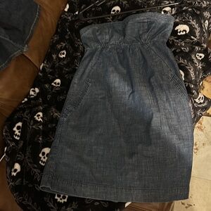 Strapless mini
